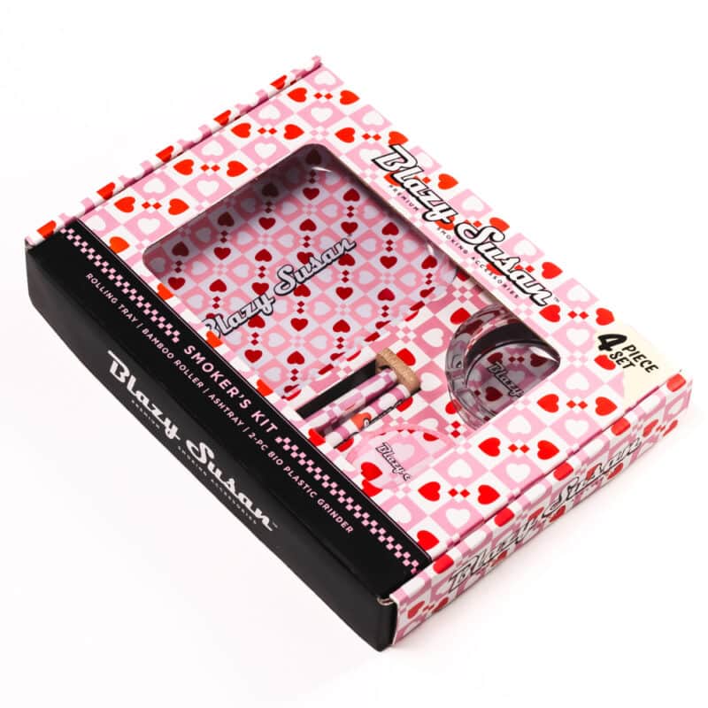 Smoker's Kit 4 Piece Set  Heart Checker | Closed Box