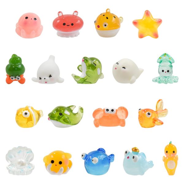 GLOWING OCEAN ANIMALS